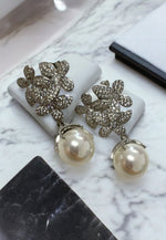 Flowers Pearl Earrings Silver White